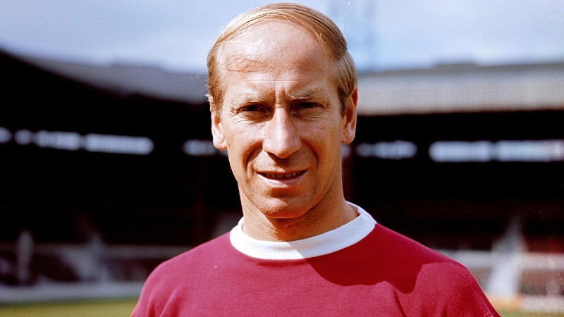 Bobby Charlton - Sự Nghiệp Cầu Thủ Huyền Thoại Bóng Đá Anh