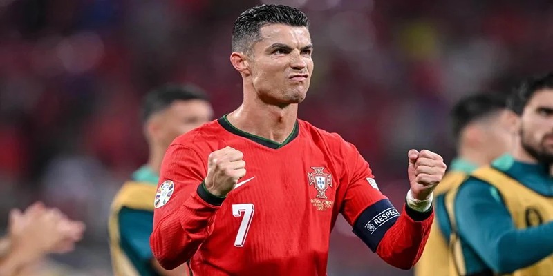 Cristiano Ronaldo số 7 xuất sắc nhất thế giới