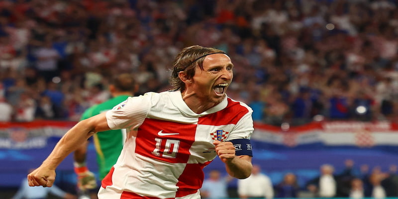 Modric cống hiến cả sự nghiệp  cho bóng đá Croatia 