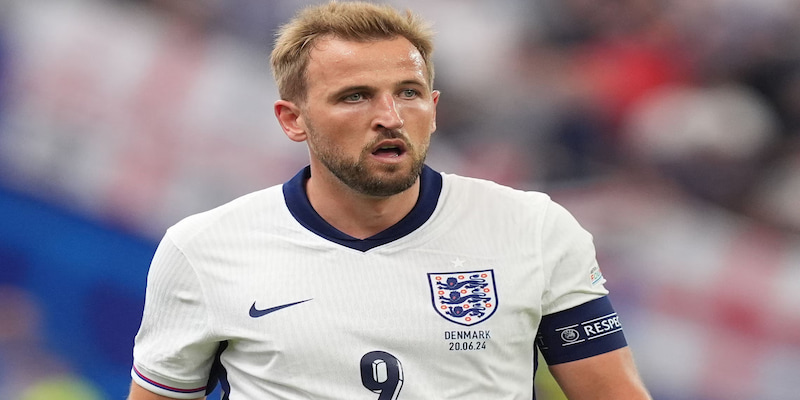 Harry Kane là cầu thủ trẻ tuổi nhất được xếp vào danh sách các huyền thoại nước Anh