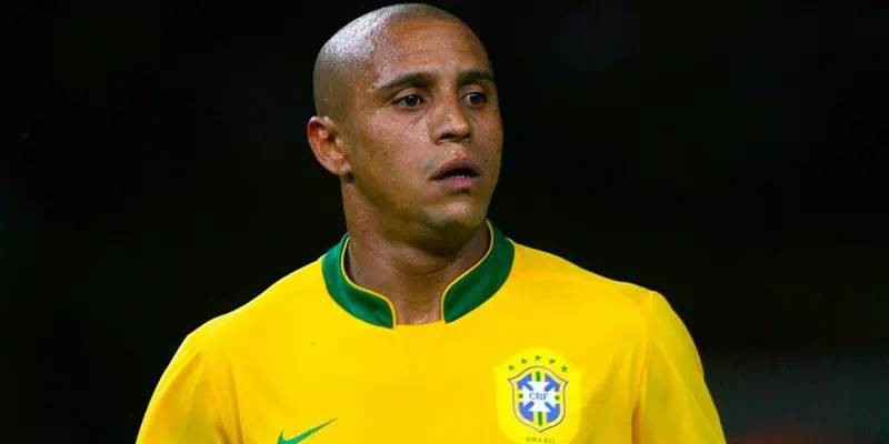 Roberto Carlos thực sự quá mạnh bên phía cánh trái