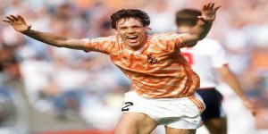 Marco Van Basten - Tiểu Sử Cựu Cầu Thủ Bóng Đá Người Hà Lan