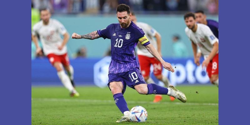 Messi với khả năng đi bóng điêu luyện và khả năng sáng tạo không giới hạn