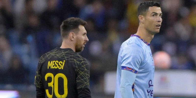 Ronaldo vs Messi ai giàu hơn từ hoạt động bóng đá