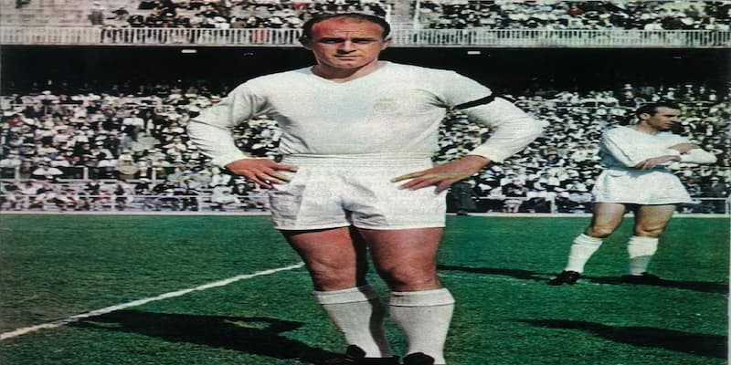 Alfredo Di Stefano tiền đạo công vĩ đại của bóng đá Argentina