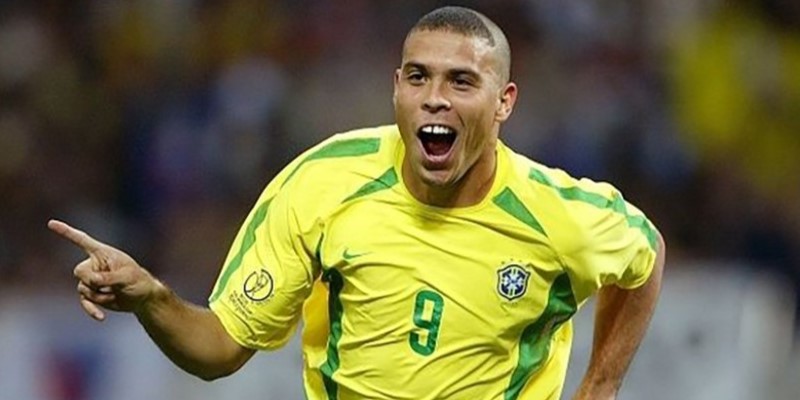 Mái tóc ấn tượng của Ronaldo de Lima