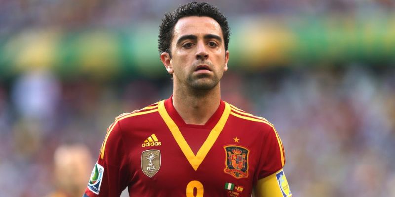 Xavi chắc chắn thuộc top 10 huyền thoại bóng đá Tây Ban Nha