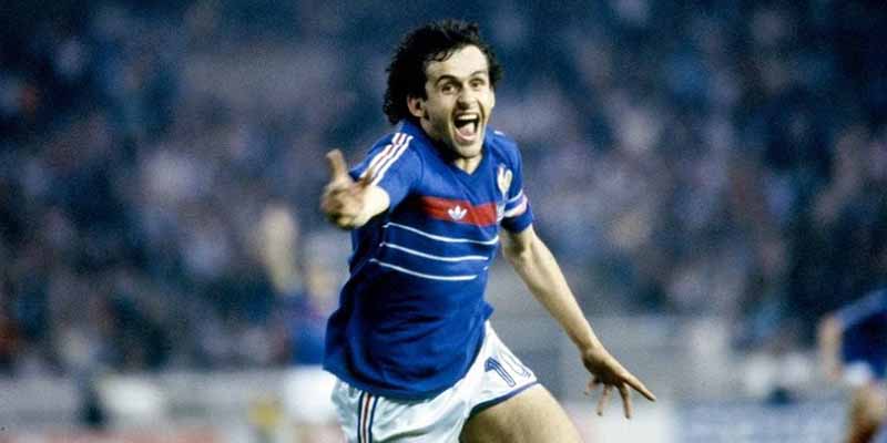 Michel Platini sở hữu kỹ thuật thượng thừa